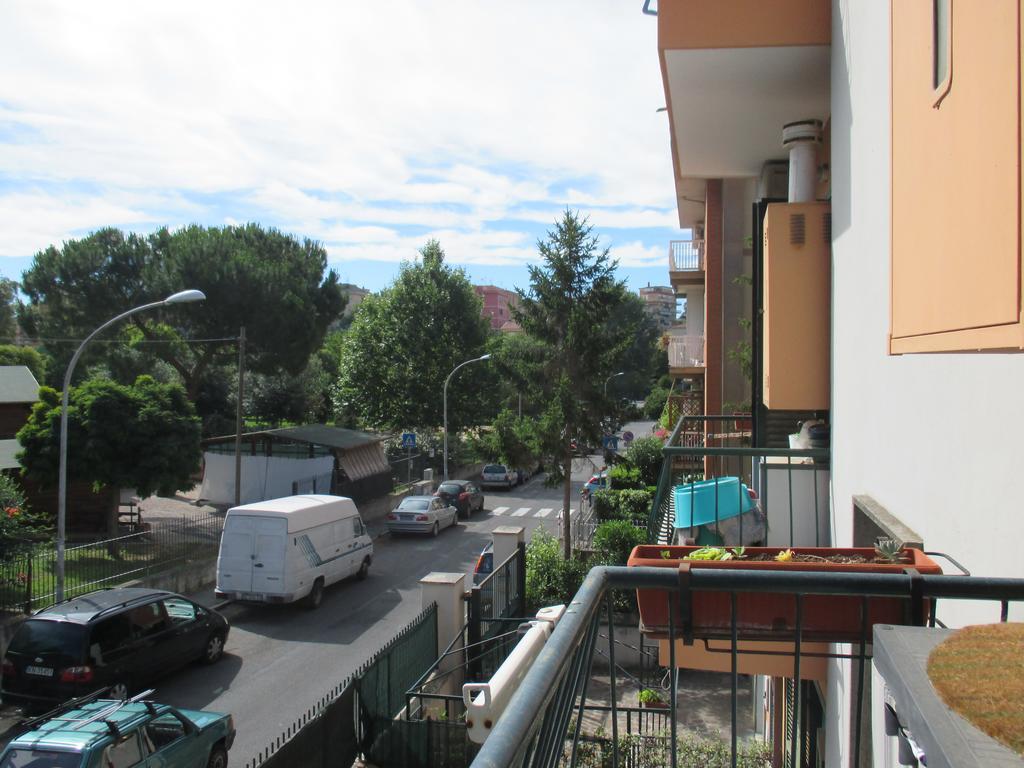 A.b Battistini Short Let's Apartamento *